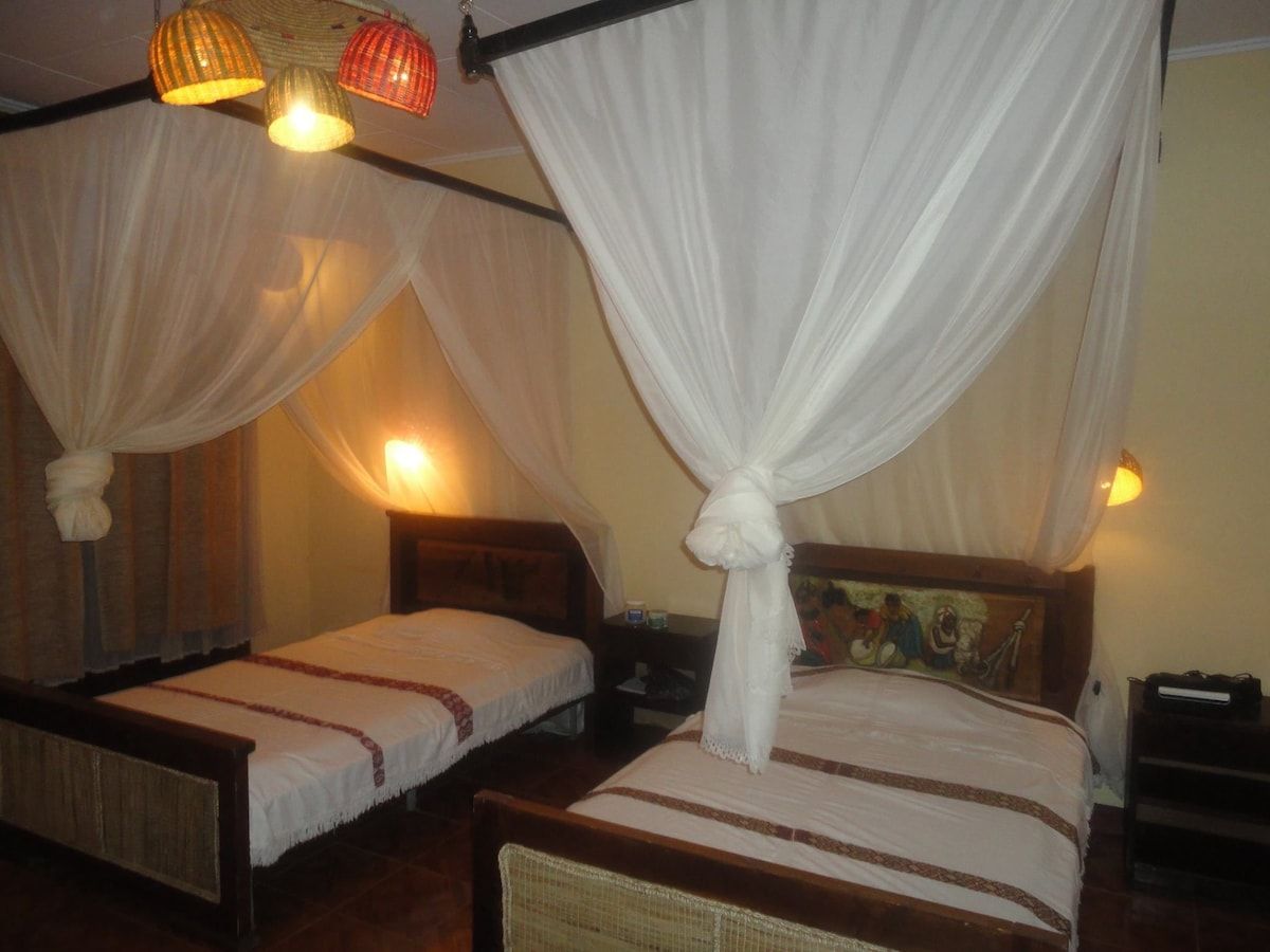 Emerald Lodge