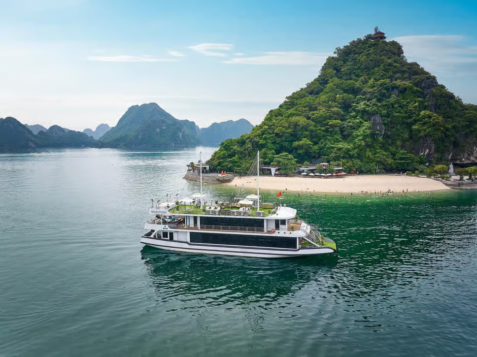 Krstarenje zaljevom Halong