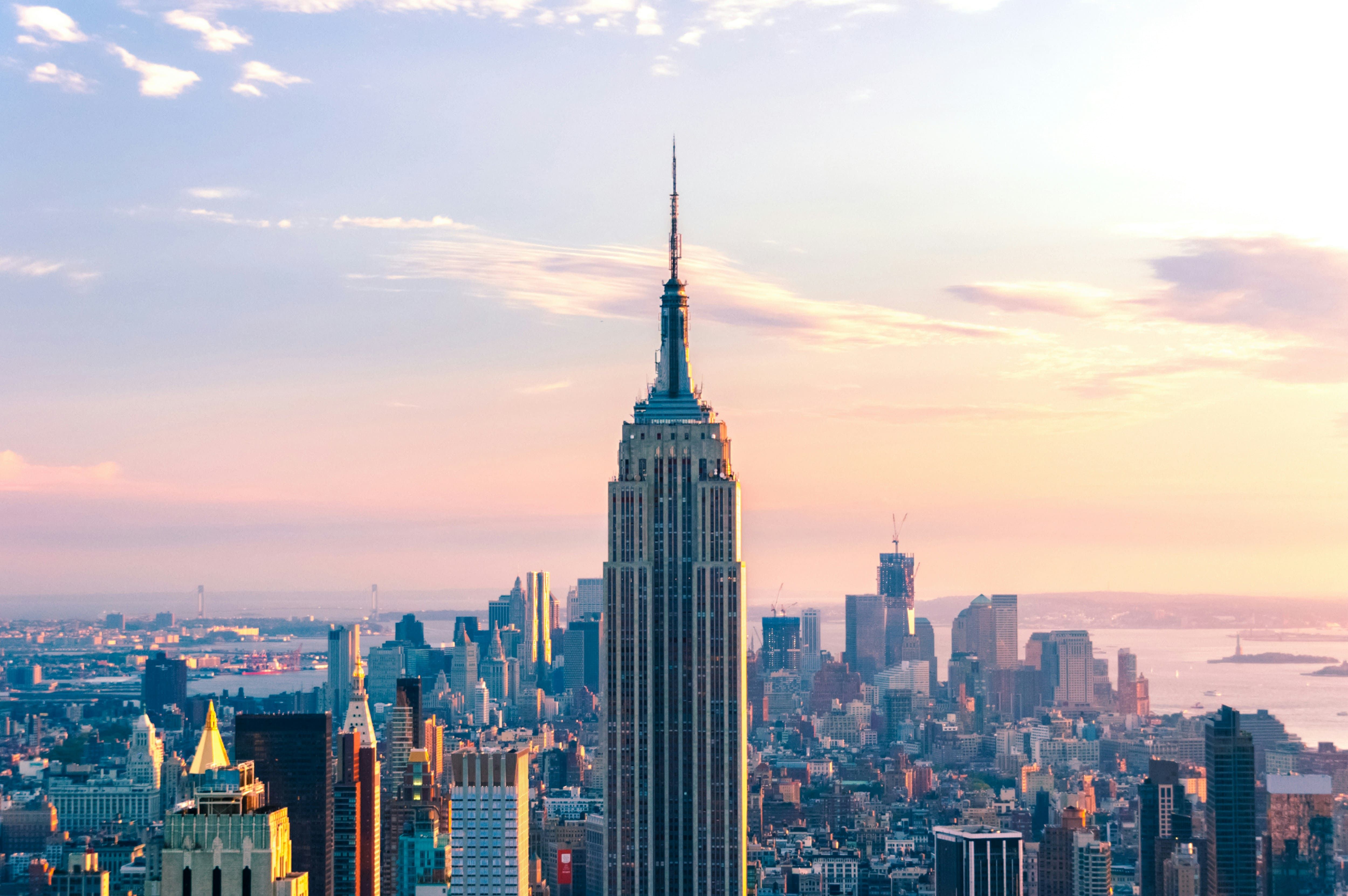 Hop On - Hop Off Bus i Empire State Building