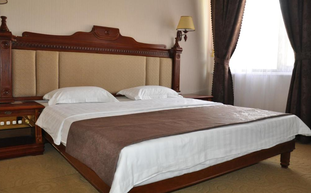 Firuz Hotel