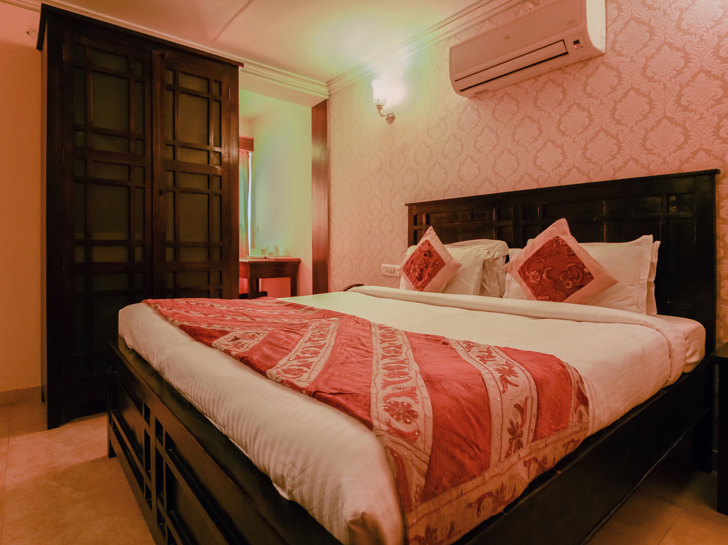 Hotel Glitz
