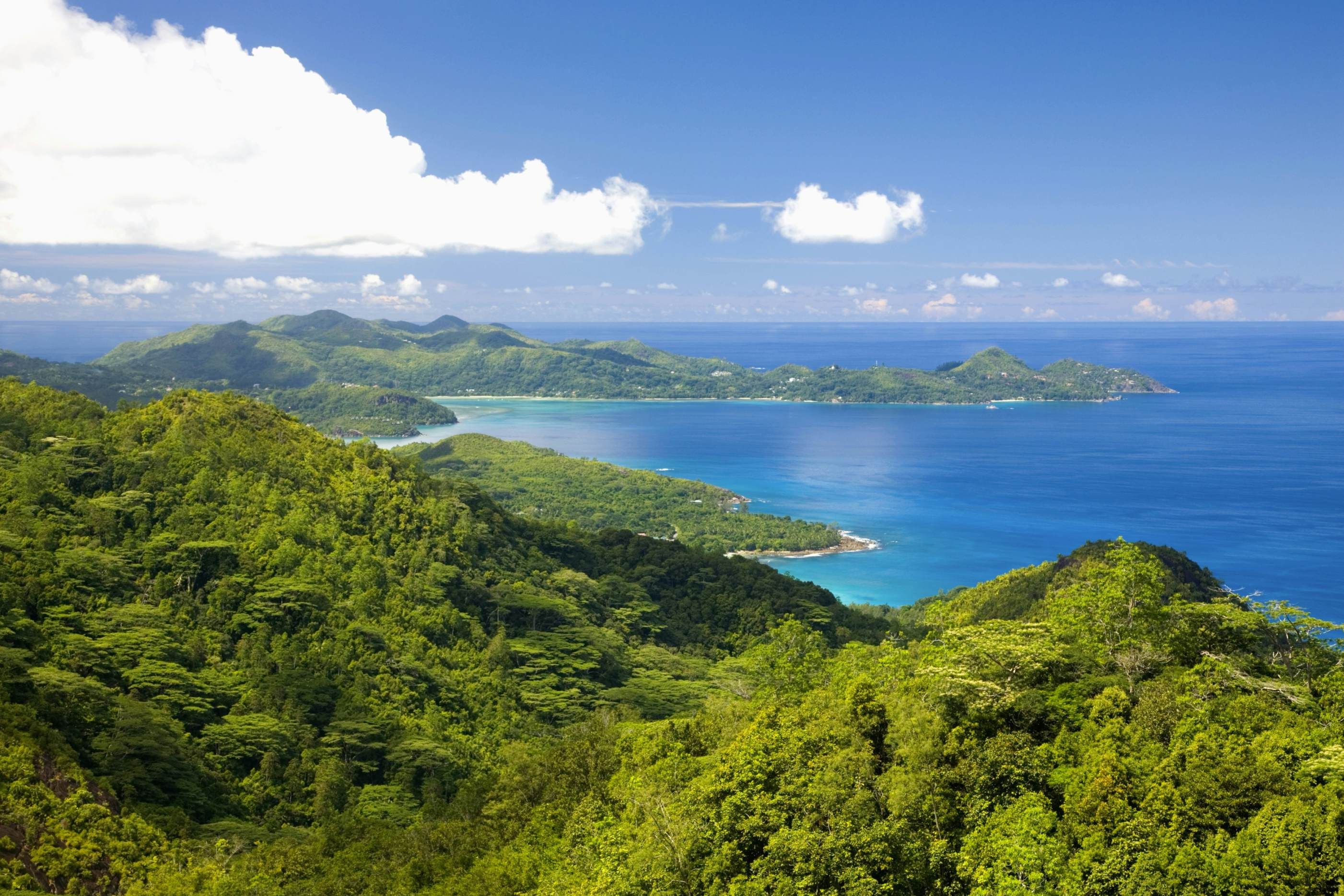 NP Morne, Sauzier vodopad i Port Launay
