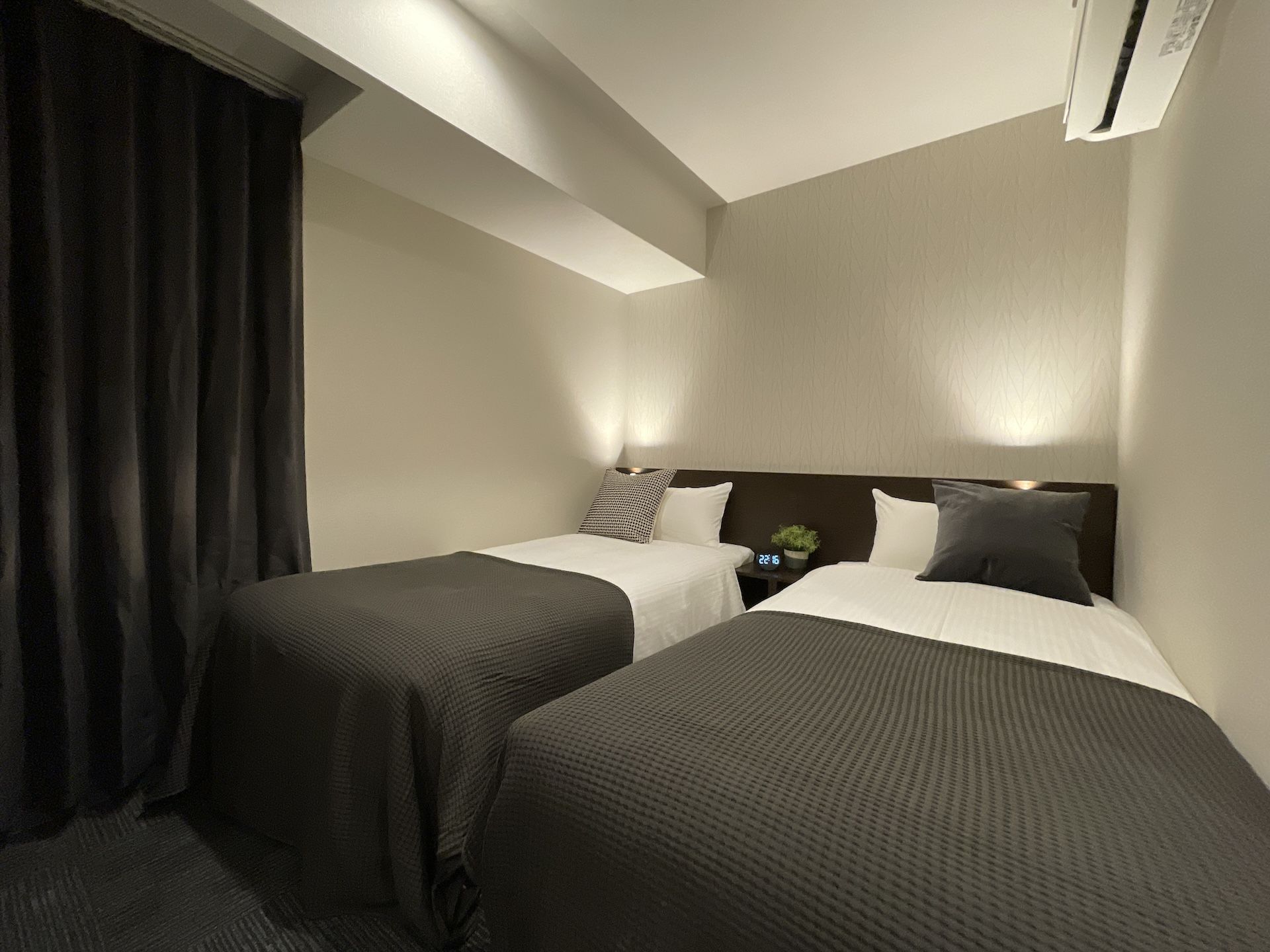 R Hotel Honmachi